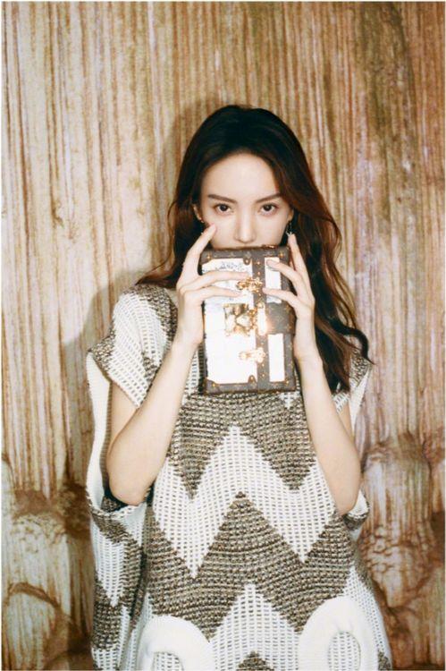 圈内爆料赵丽颖罗云熙,幕后故事曝光引热议